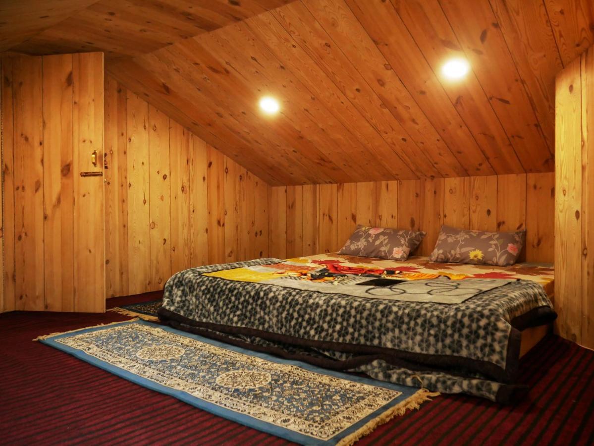 Pahadi Manzil Homestay & Hostel - Manali (Himachal Pradesh) — Photos 1